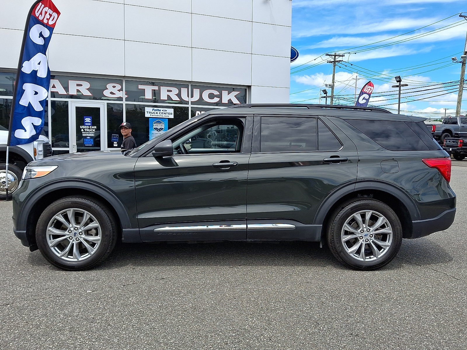 2023 Ford Explorer XLT