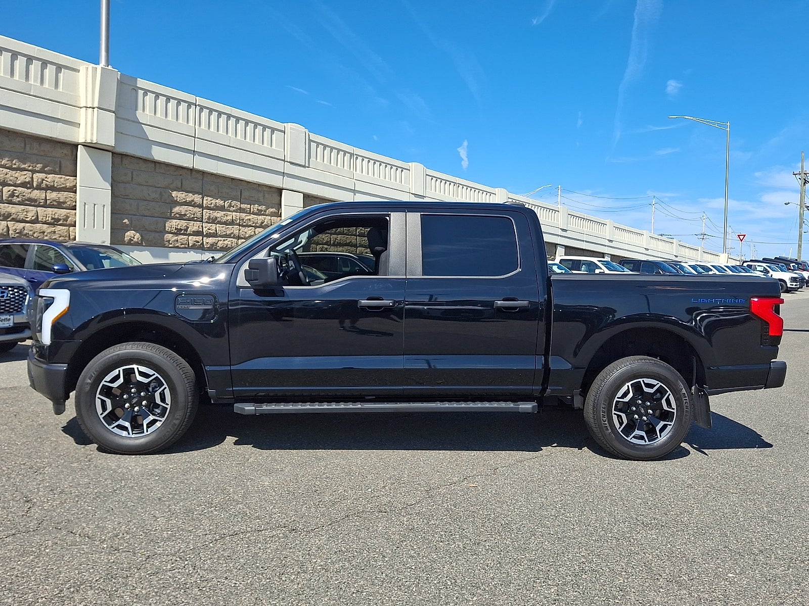 2023 Ford F-150 Lightning Pro