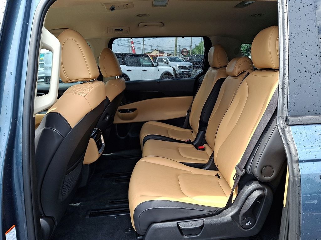 2024 Kia Carnival EX