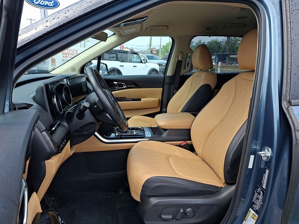 2024 Kia Carnival EX