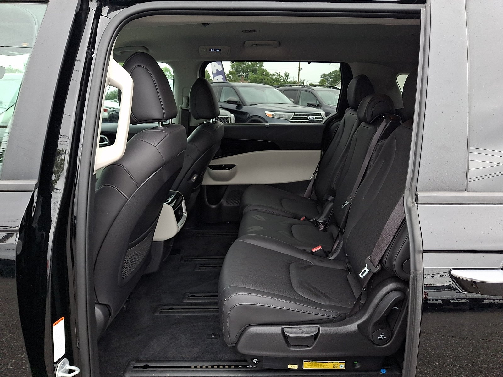 2024 Kia Carnival EX