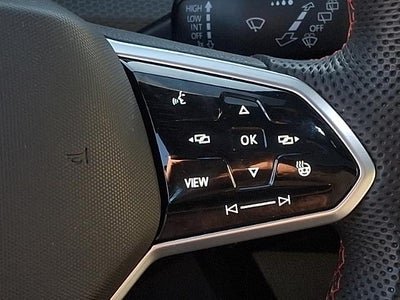 2024 Volkswagen Golf GTI SE
