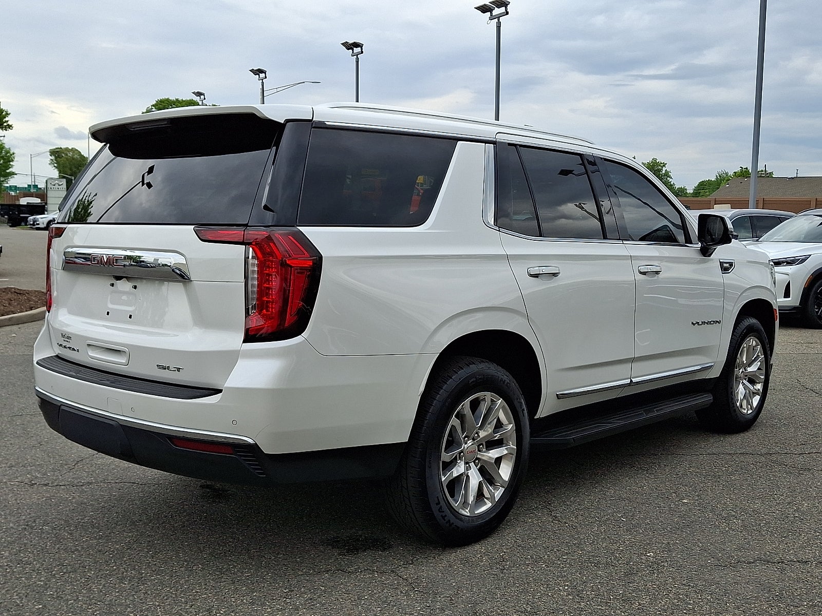 2022 GMC Yukon SLT