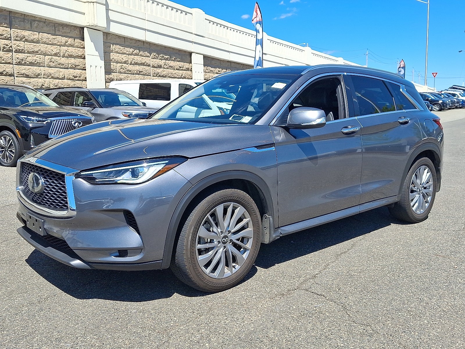 2023 INFINITI QX50 LUXE