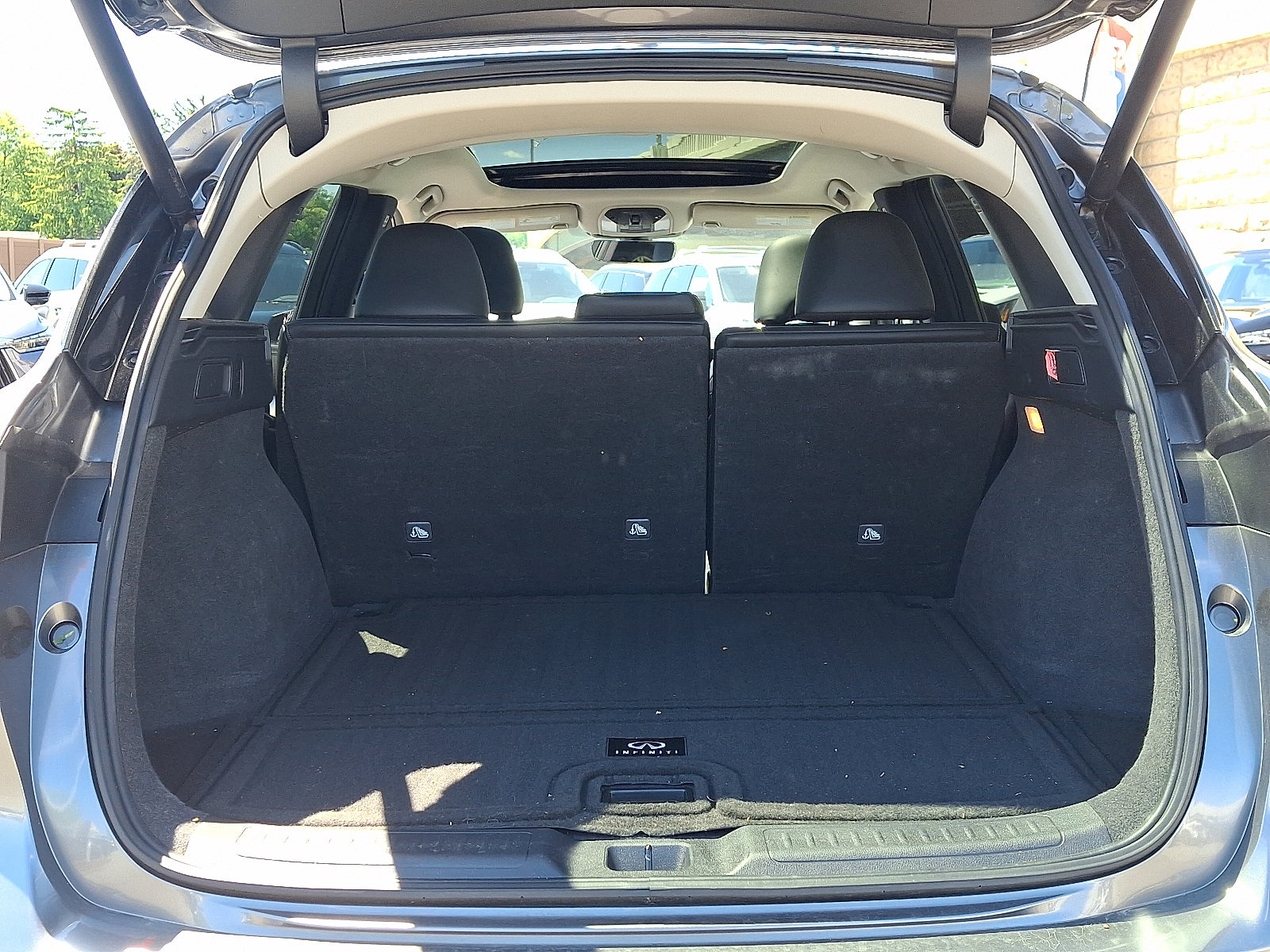 2023 INFINITI QX50 LUXE