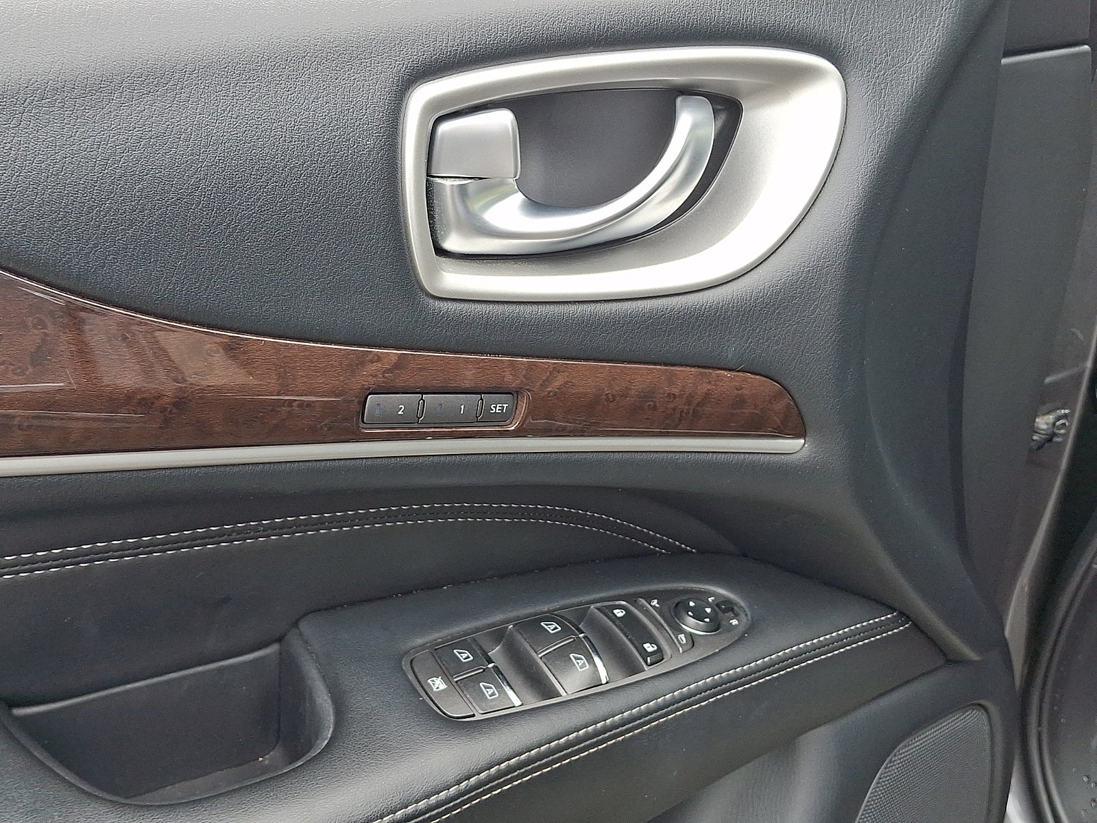 2019 INFINITI QX60 LUXE