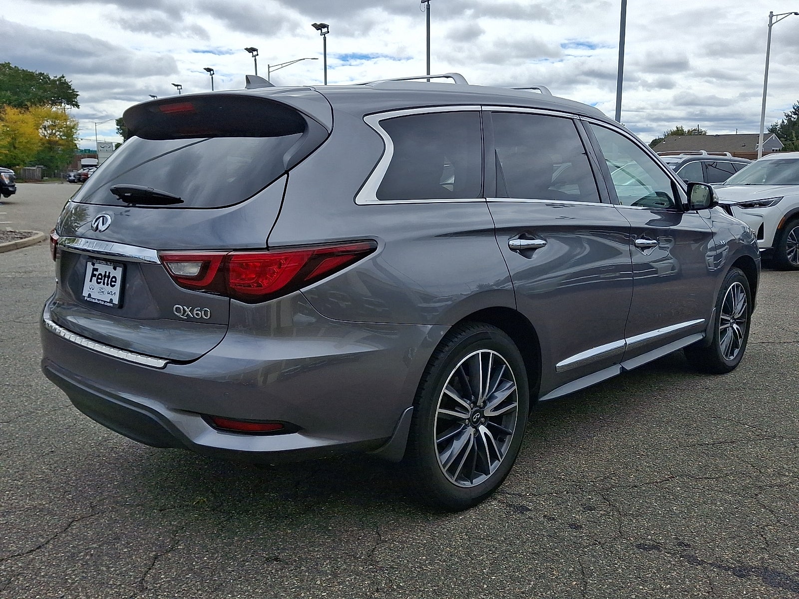 2019 INFINITI QX60 LUXE