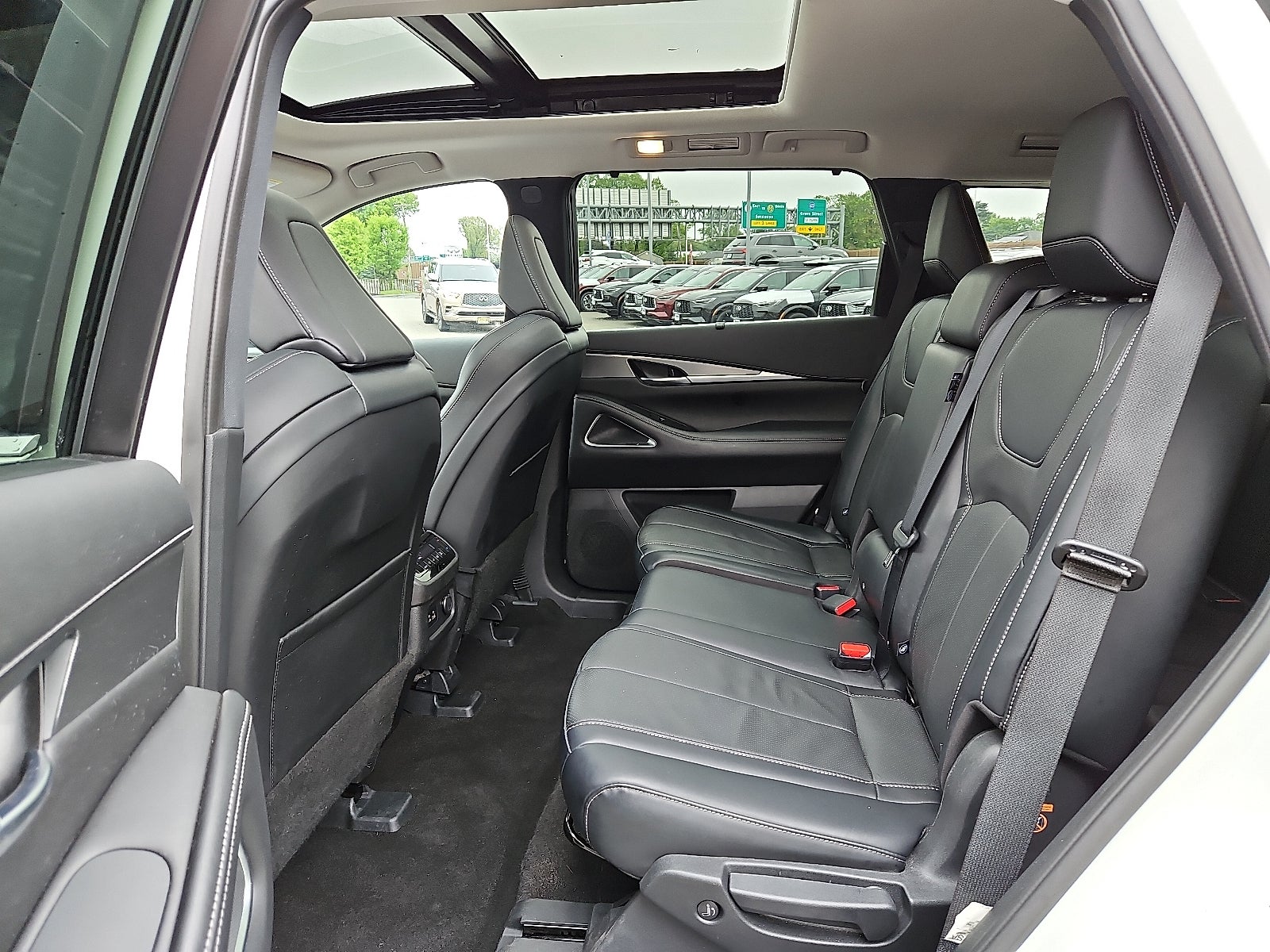 2023 INFINITI QX60 LUXE