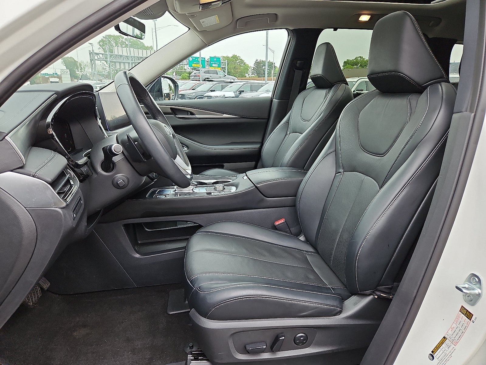 2023 INFINITI QX60 LUXE