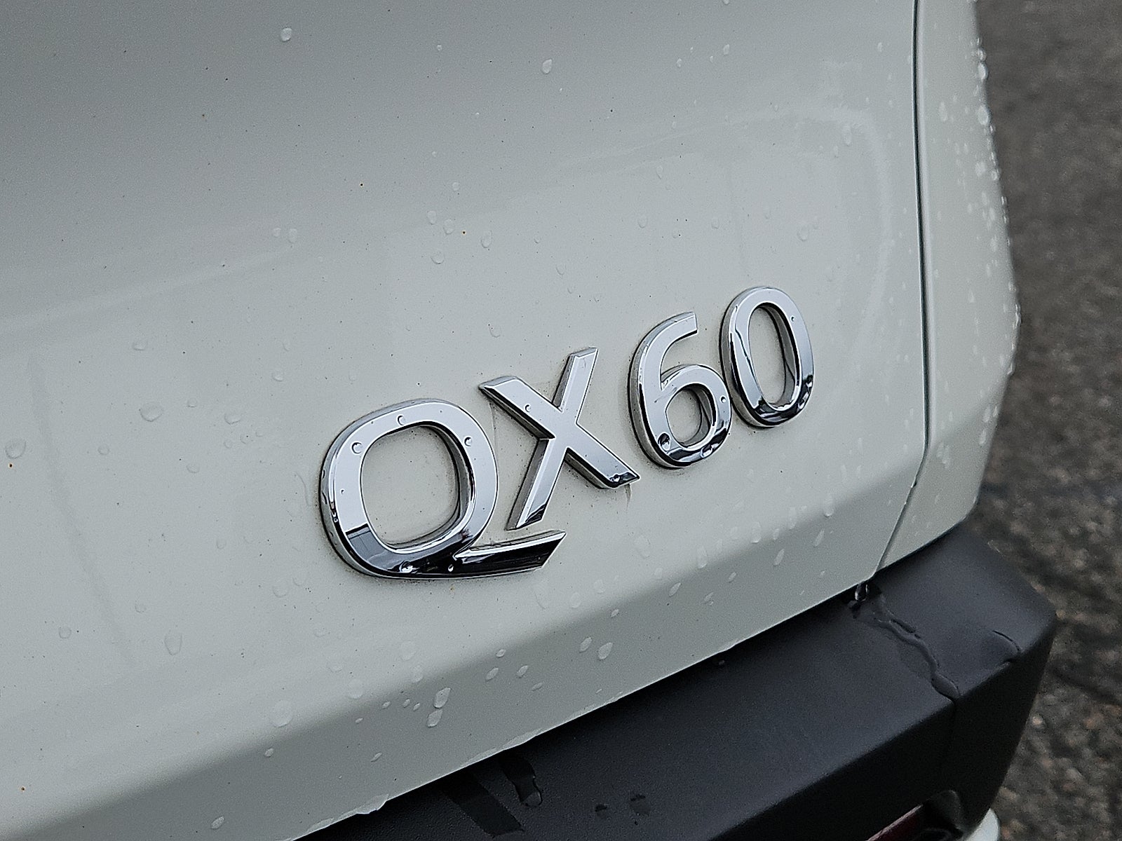 2023 INFINITI QX60 LUXE