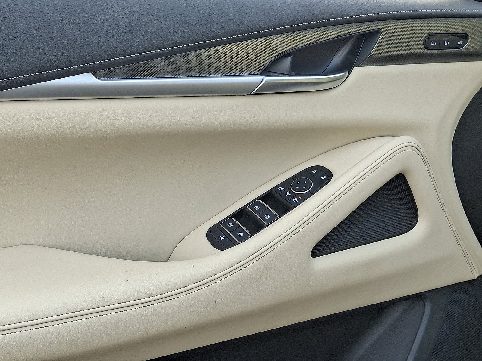 2022 INFINITI QX60 LUXE