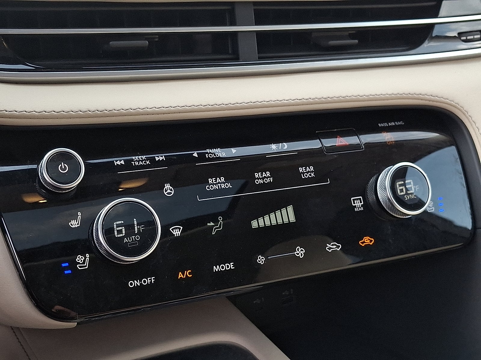 2022 INFINITI QX60 LUXE