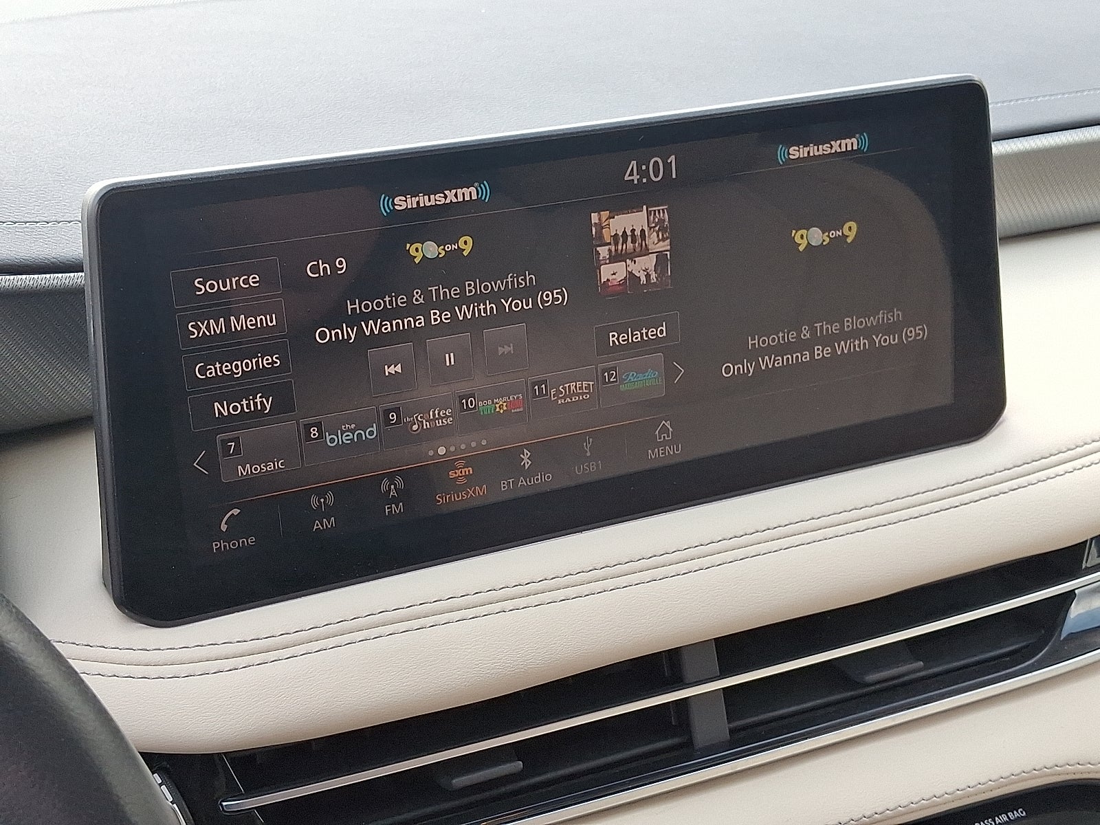 2022 INFINITI QX60 LUXE