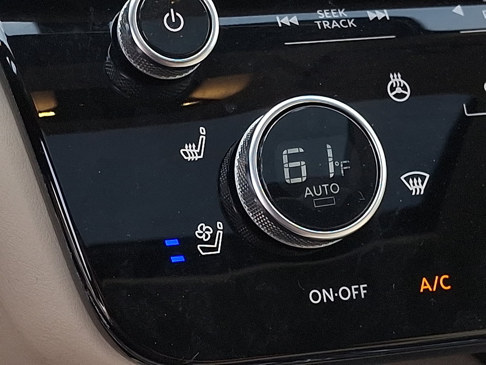 2022 INFINITI QX60 LUXE