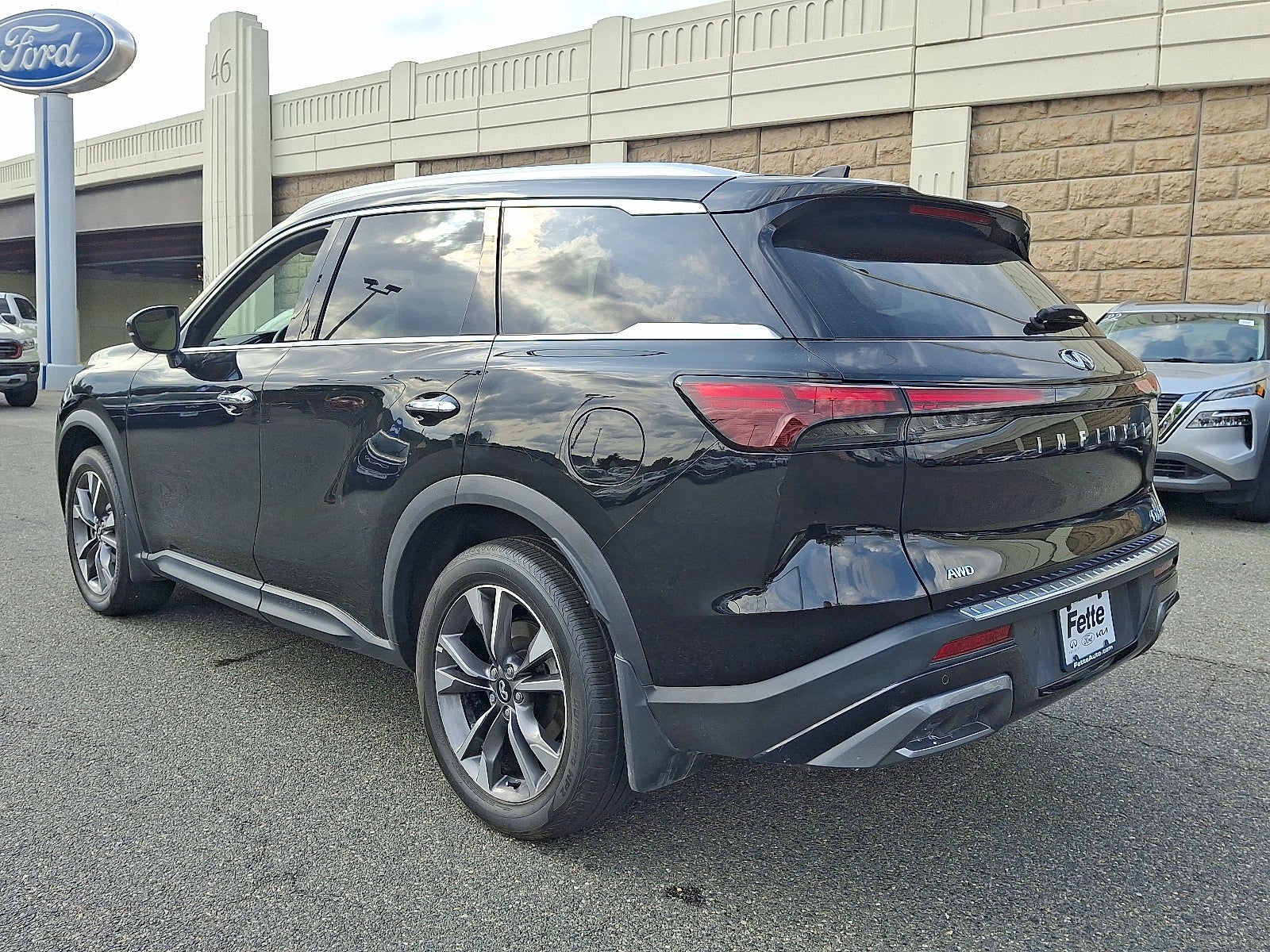 2022 INFINITI QX60 LUXE