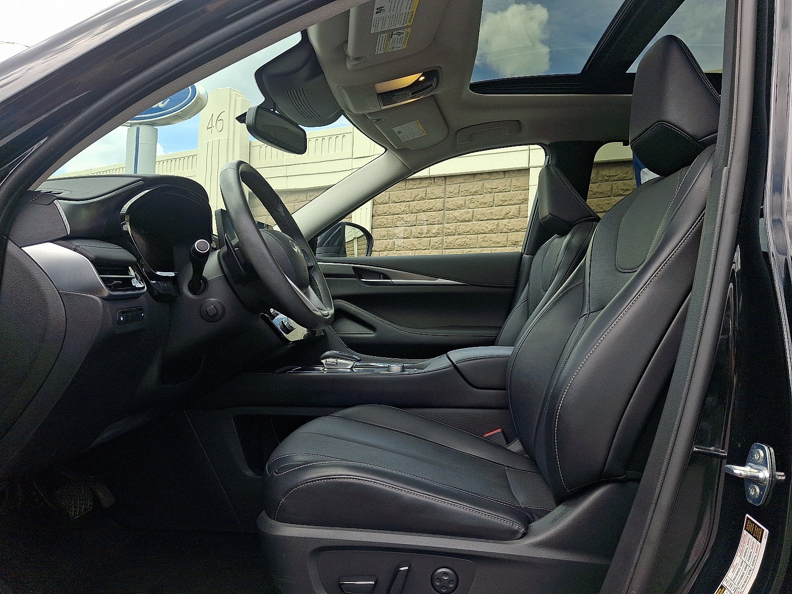 2022 INFINITI QX60 LUXE