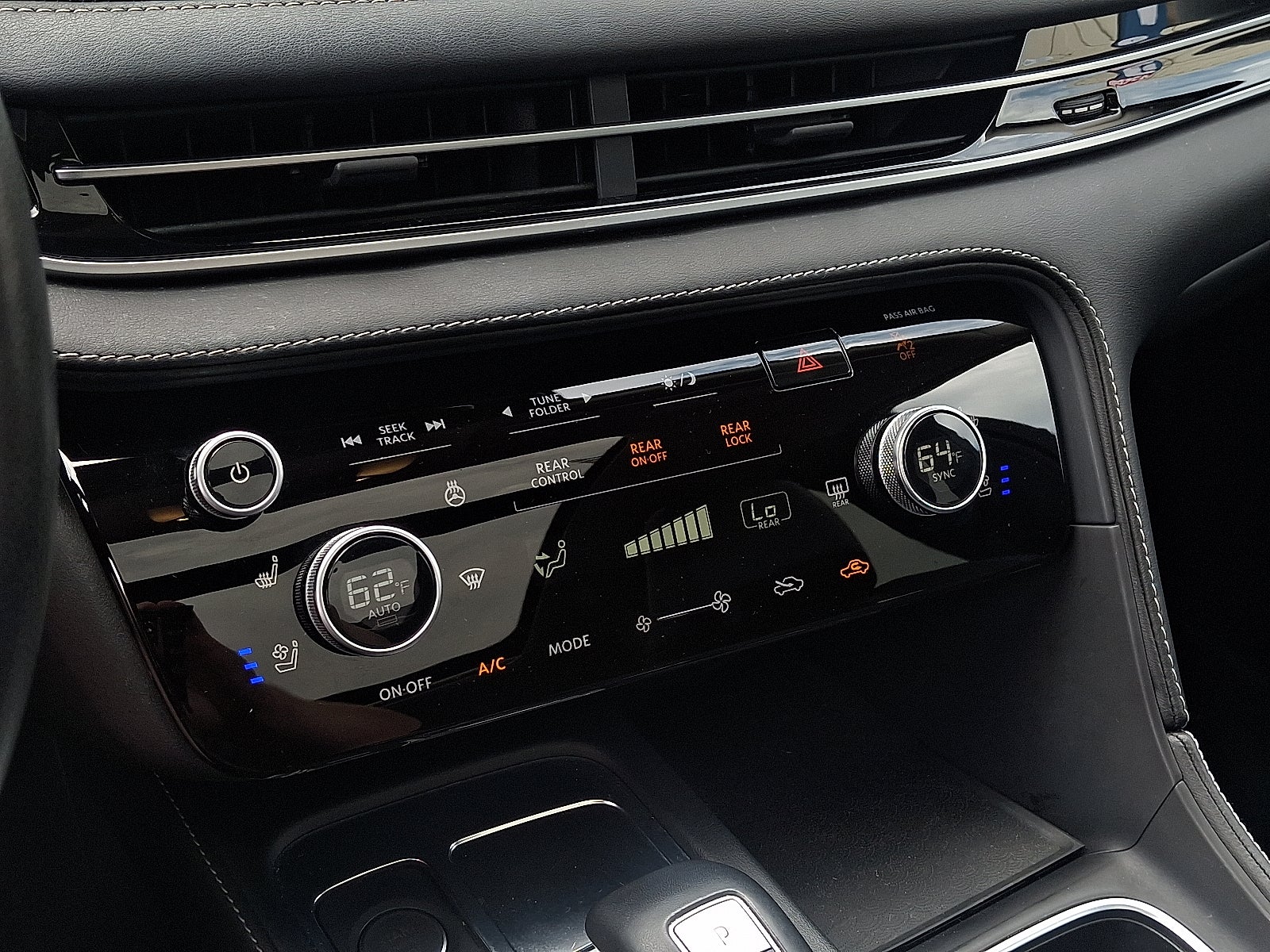 2022 INFINITI QX60 LUXE