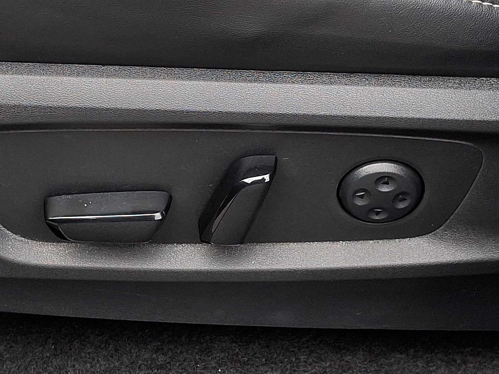 2022 INFINITI QX60 LUXE