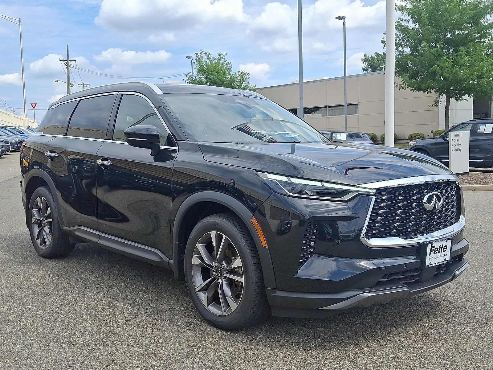 2022 INFINITI QX60 LUXE