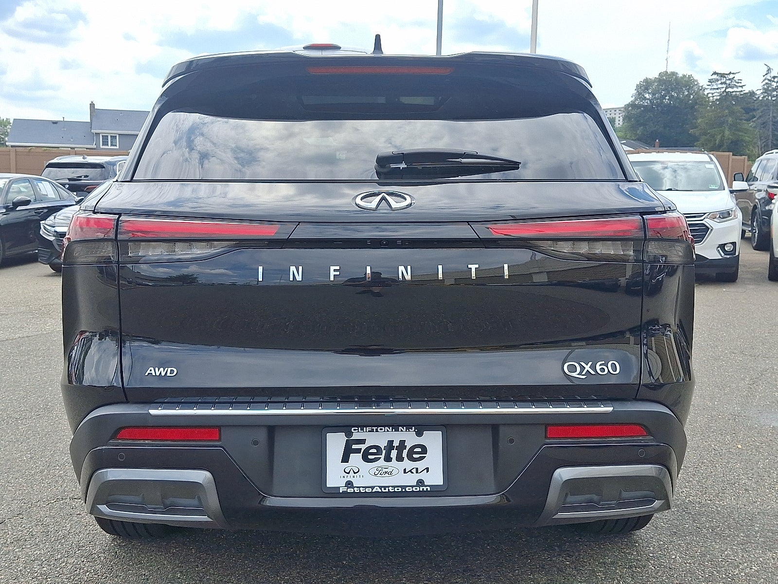 2022 INFINITI QX60 LUXE