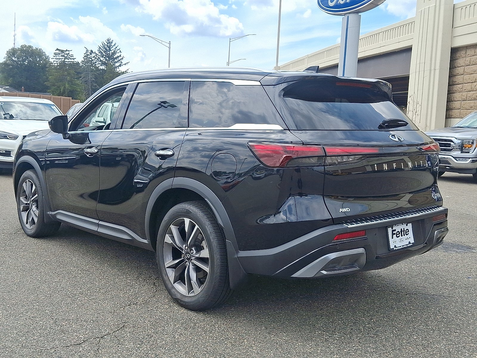 2022 INFINITI QX60 LUXE