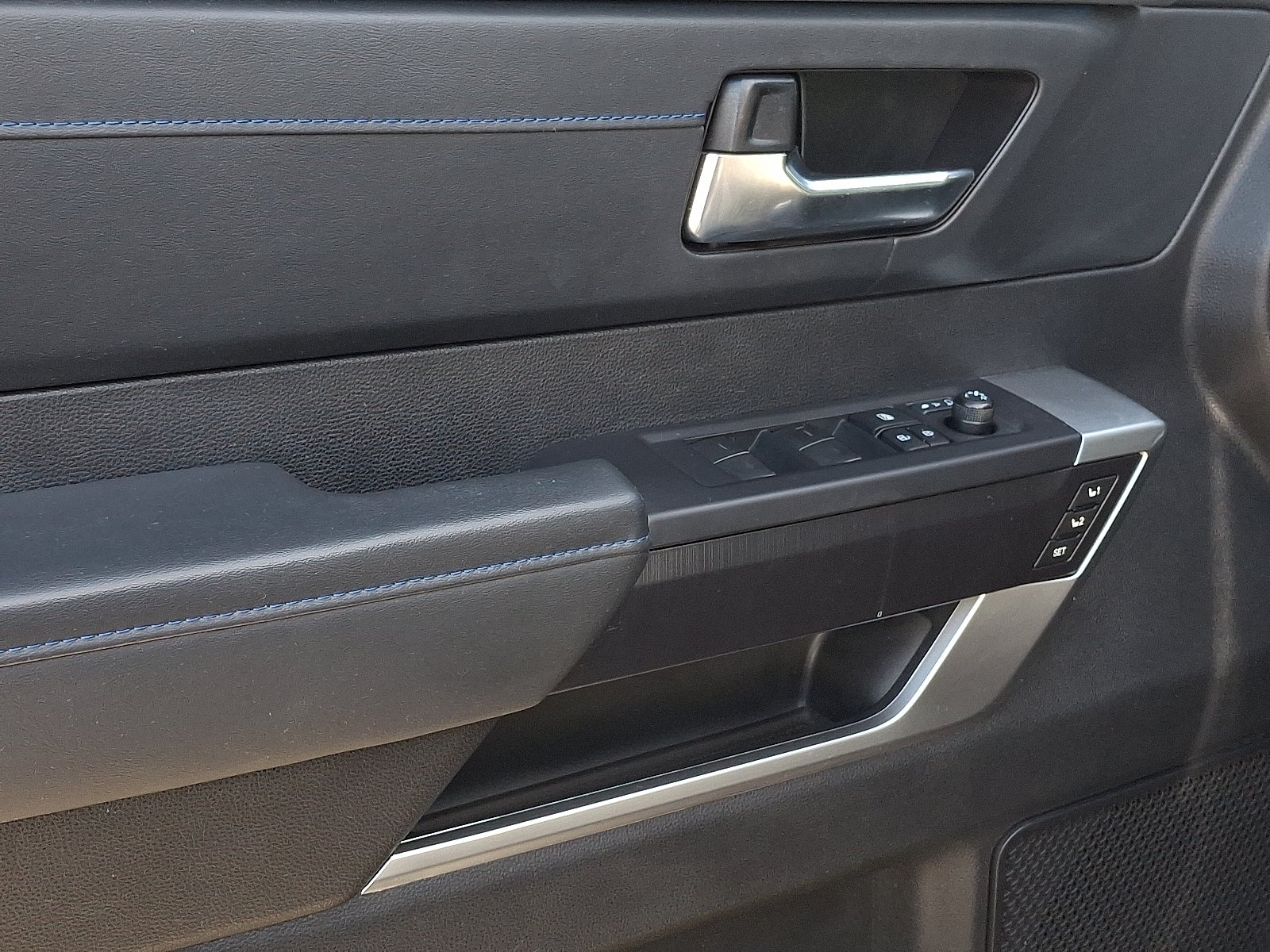 2022 Toyota Tundra Hybrid Platinum
