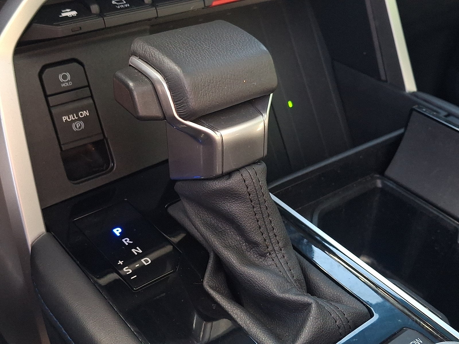 2022 Toyota Tundra Hybrid Platinum