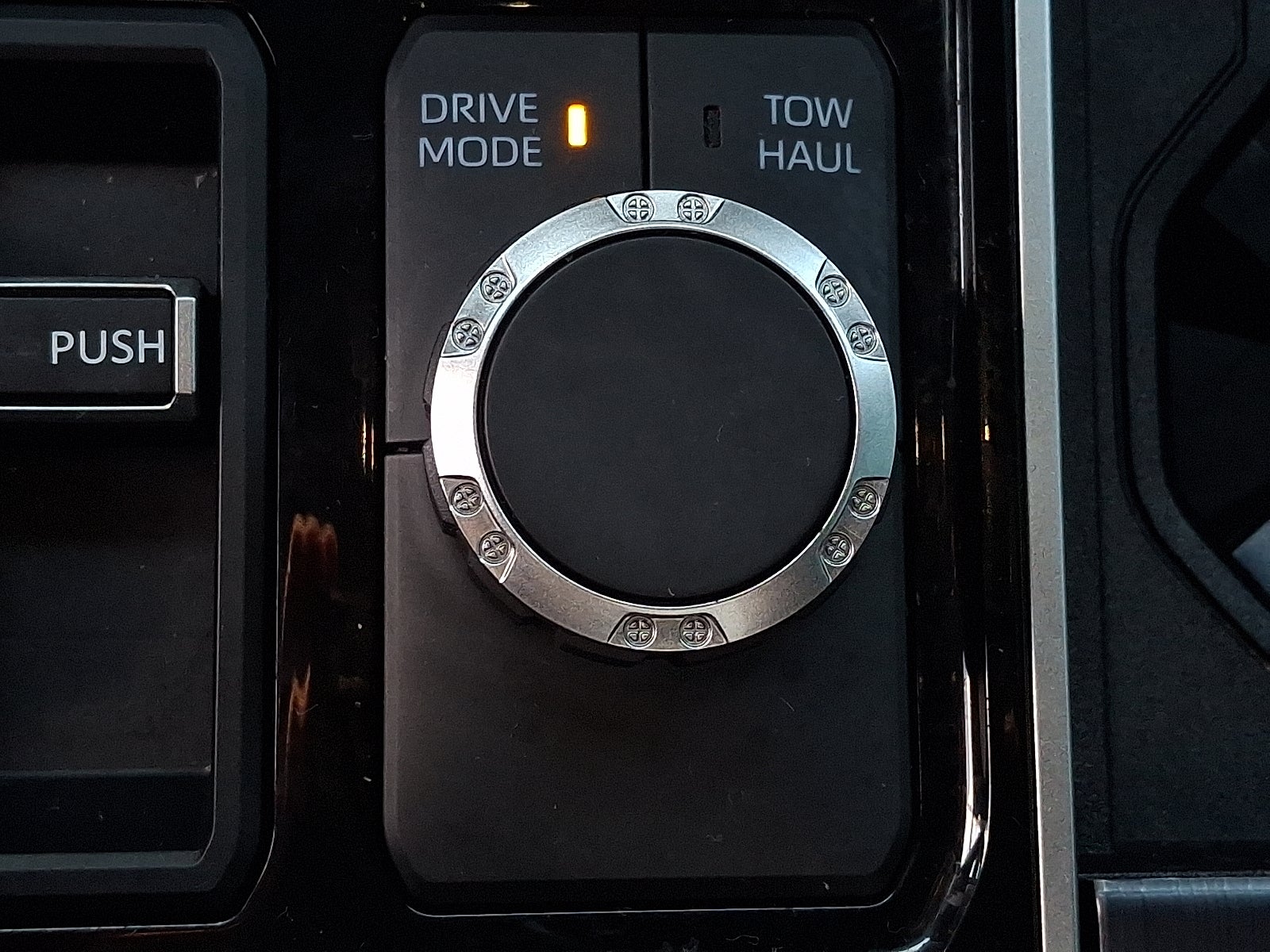 2022 Toyota Tundra Hybrid Platinum
