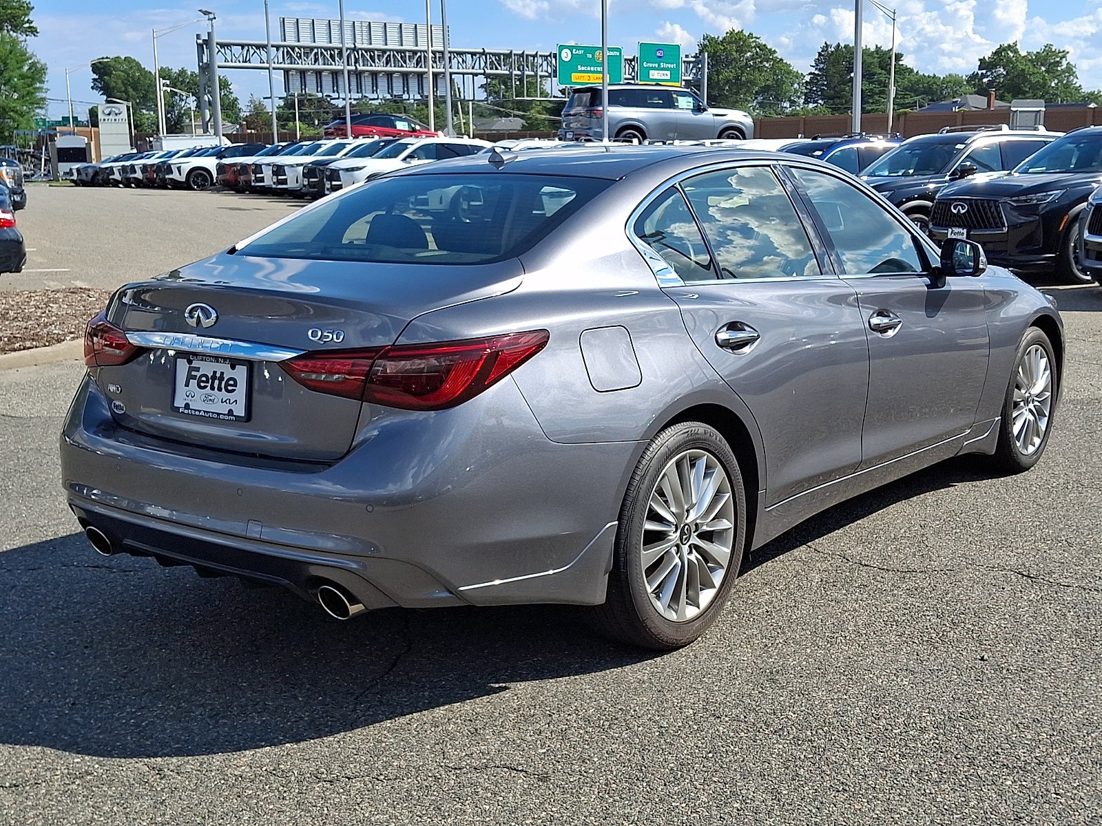 2023 INFINITI Q50 LUXE AWD