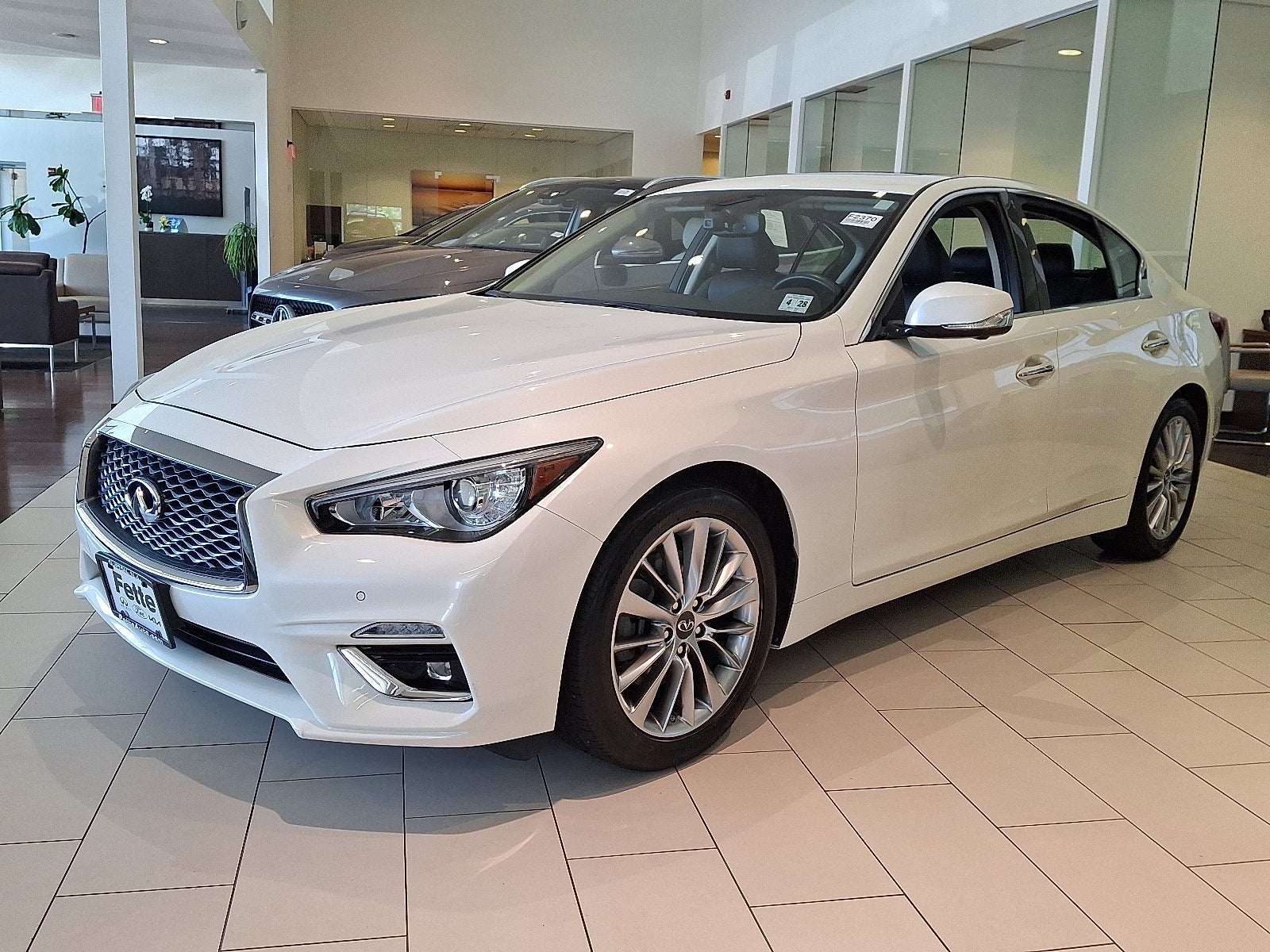 2023 INFINITI Q50 LUXE