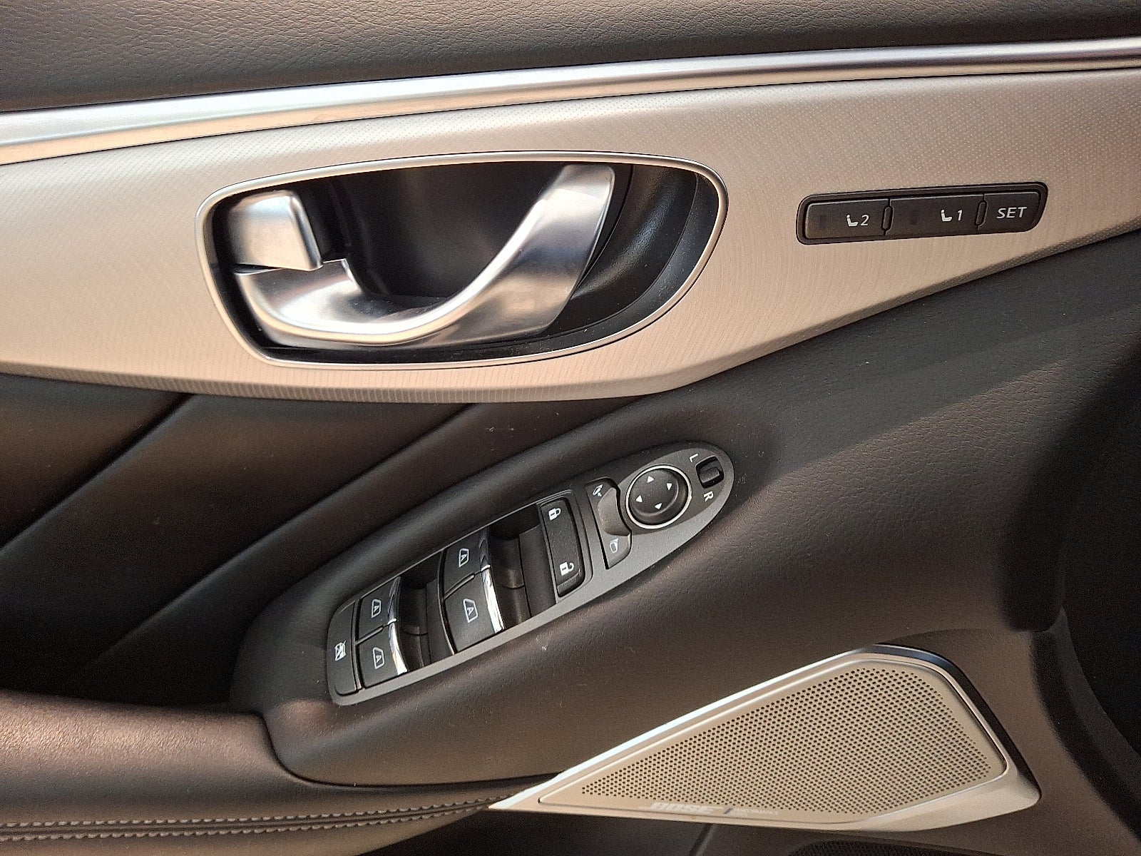 2023 INFINITI Q50 LUXE