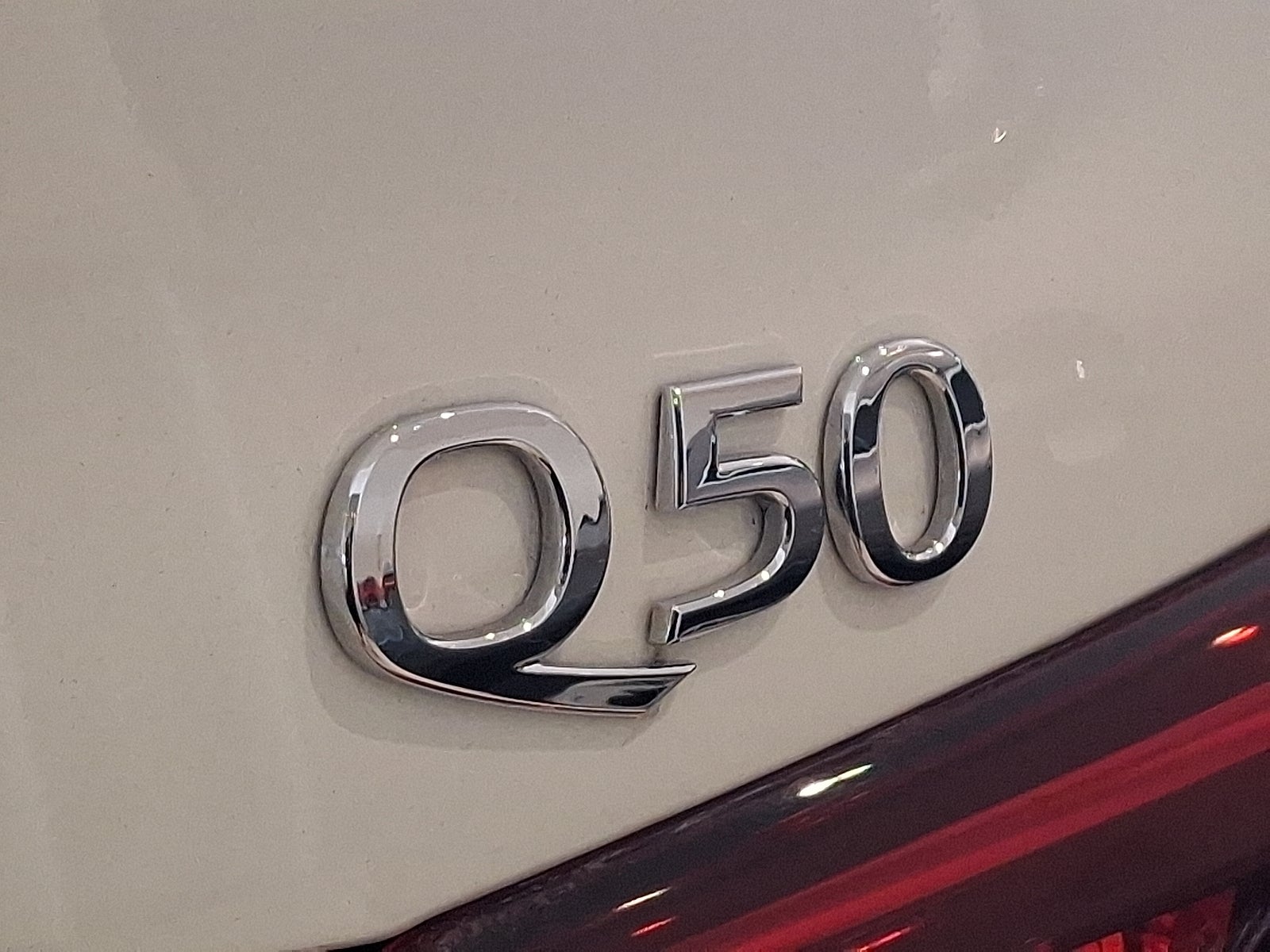 2023 INFINITI Q50 LUXE