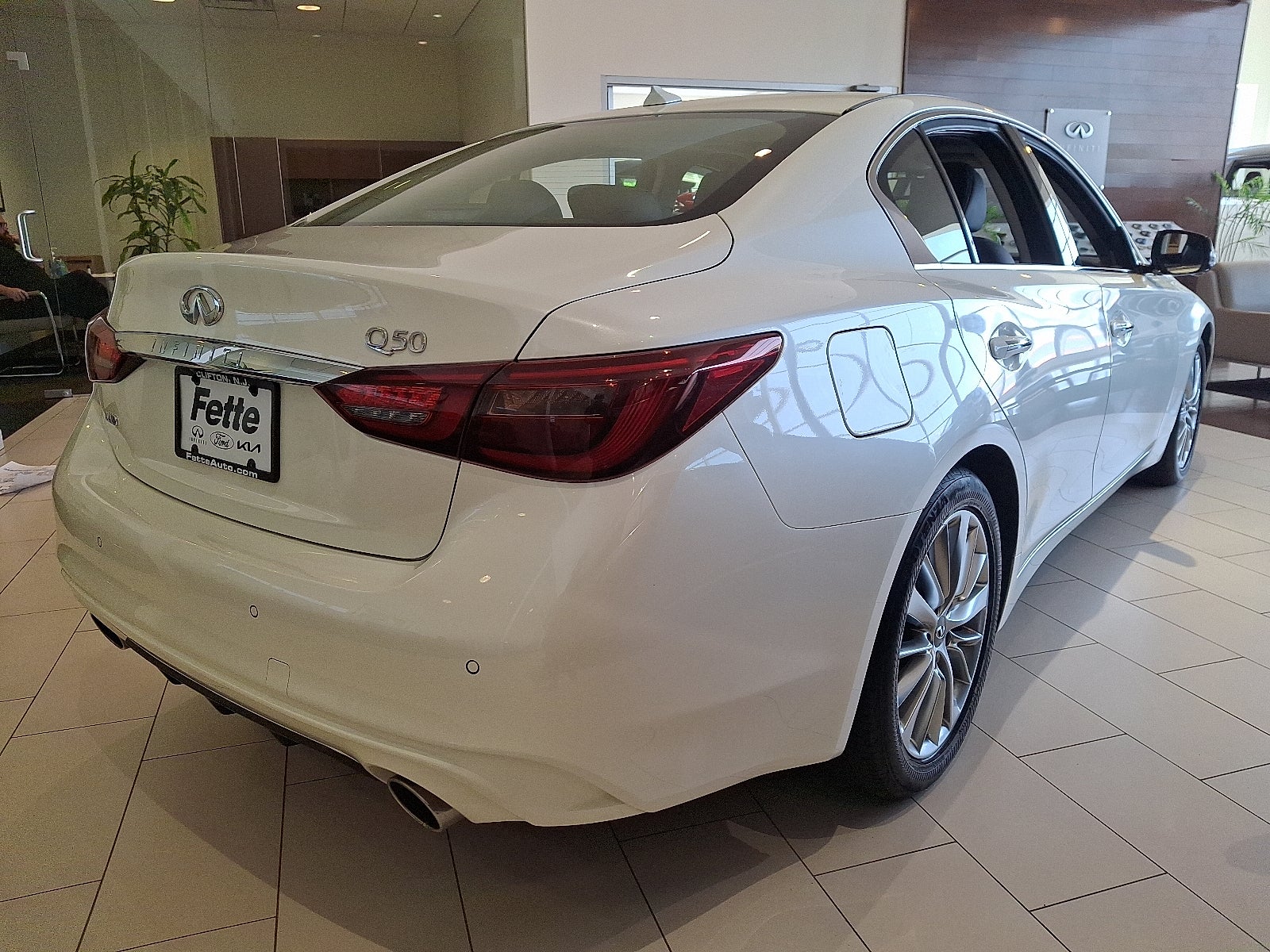2023 INFINITI Q50 LUXE