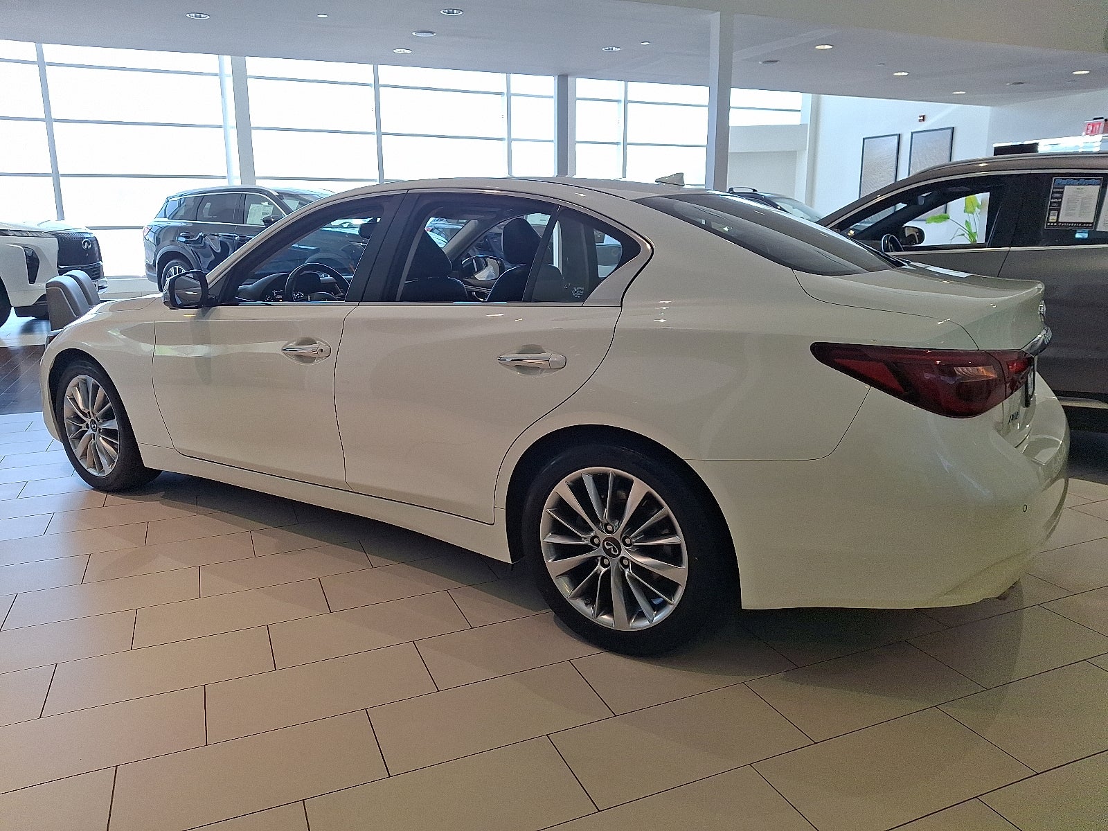 2023 INFINITI Q50 LUXE