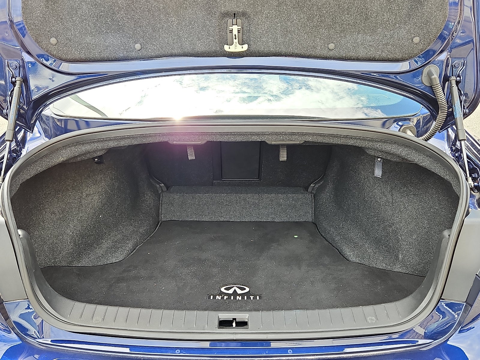 2023 INFINITI Q50 LUXE AWD
