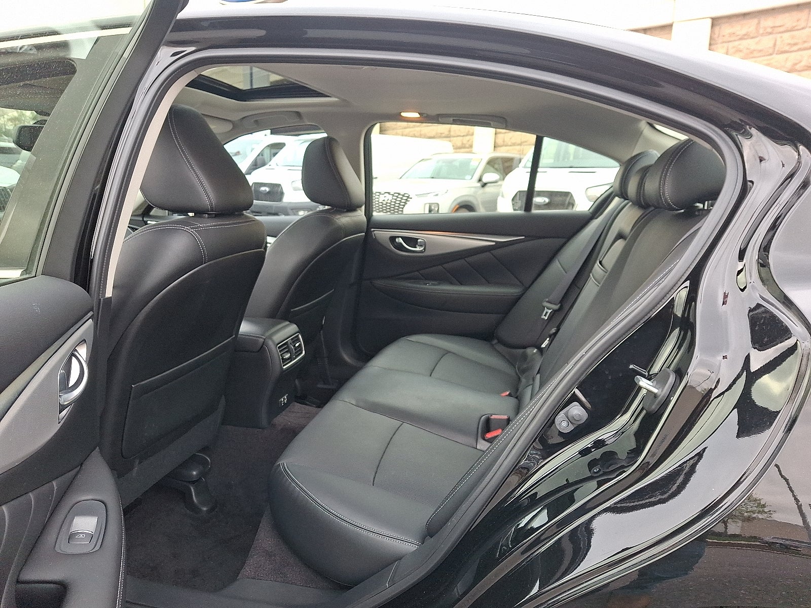 2023 INFINITI Q50 LUXE