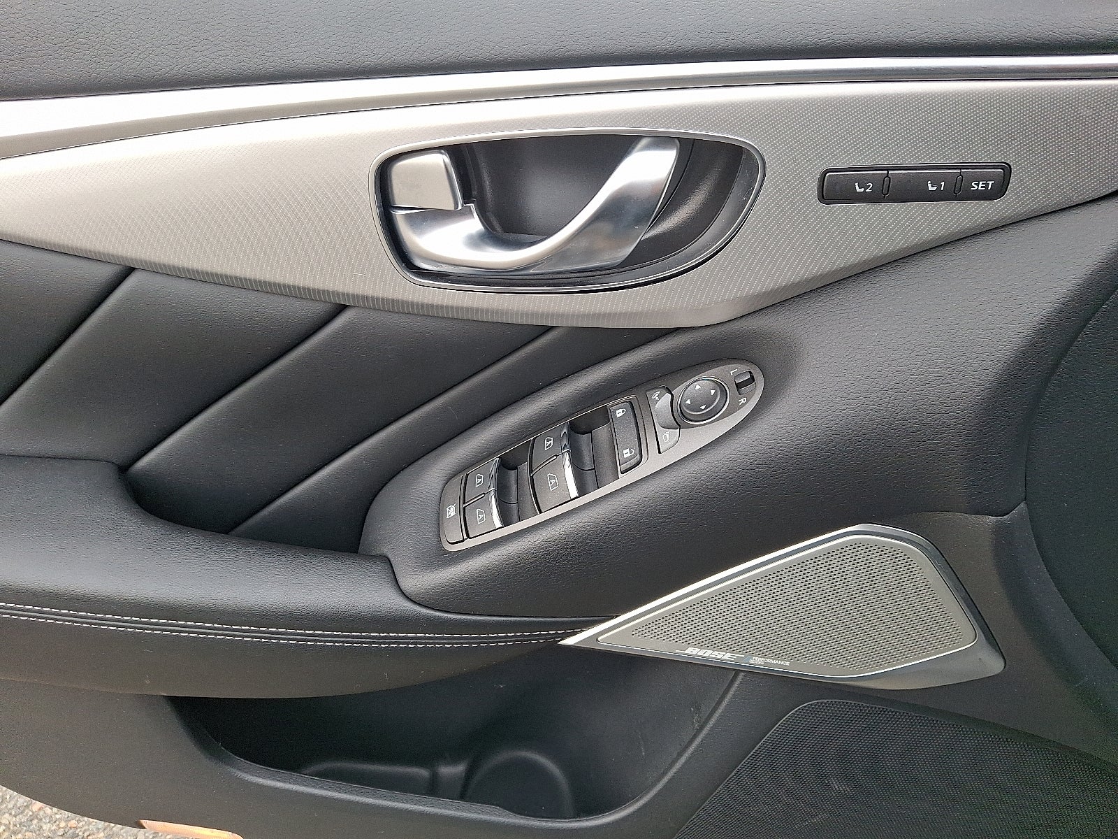 2023 INFINITI Q50 LUXE
