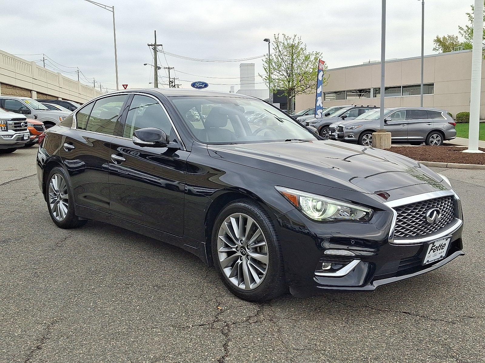 2023 INFINITI Q50 LUXE
