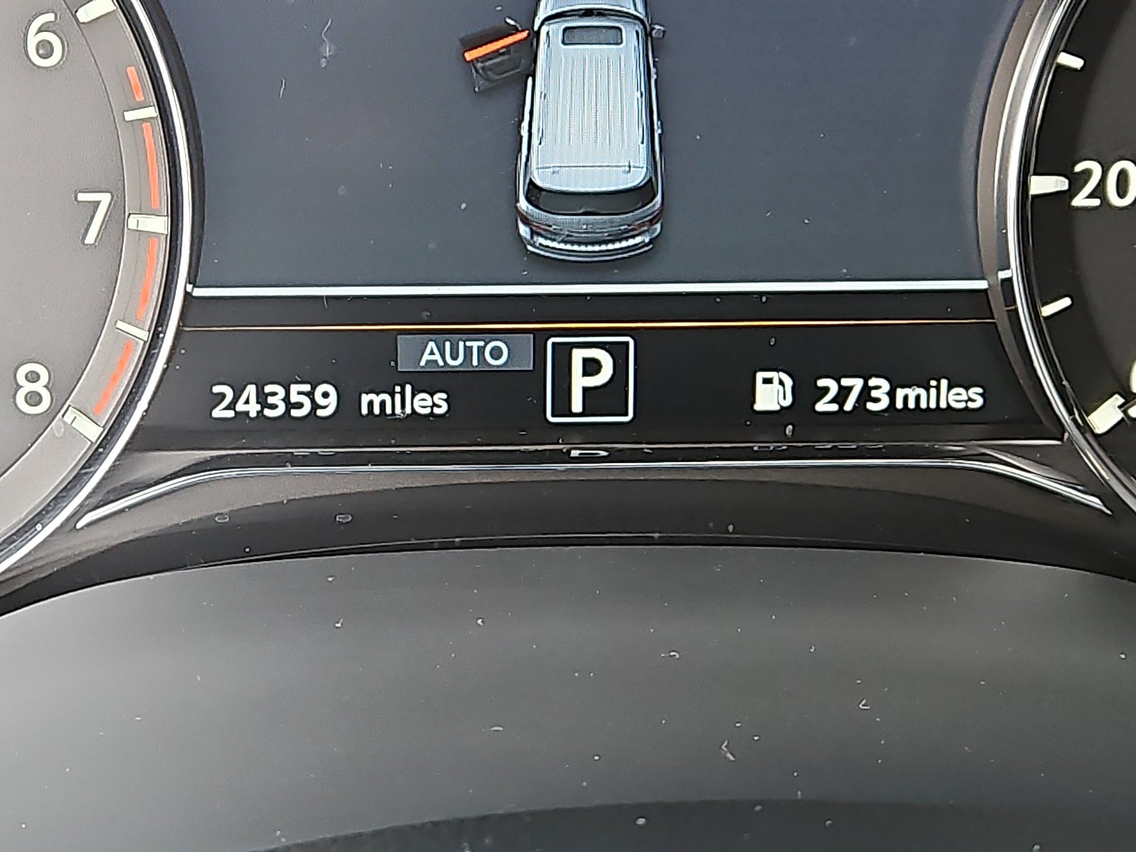 2023 INFINITI QX80 LUXE