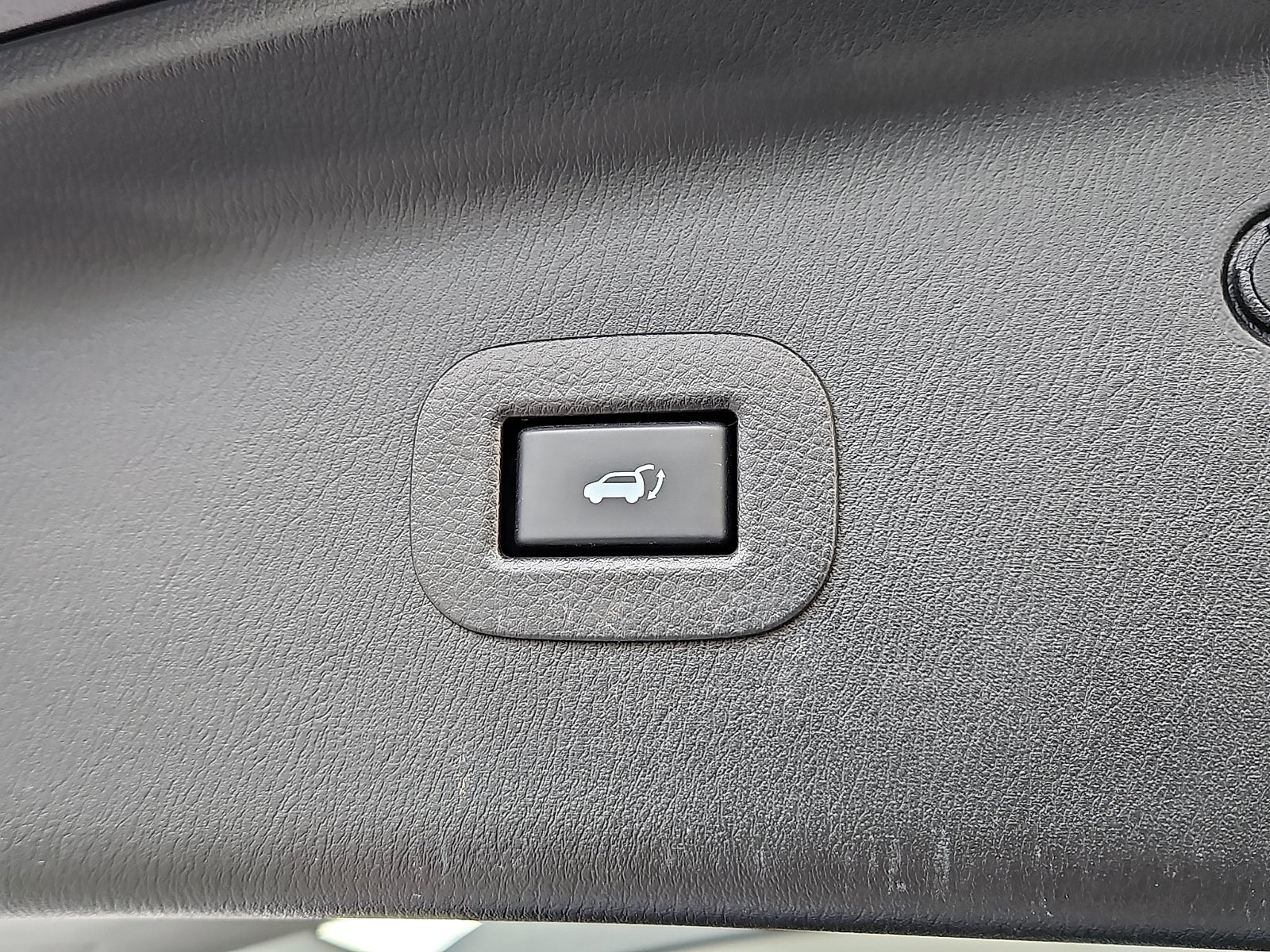 2023 INFINITI QX80 LUXE